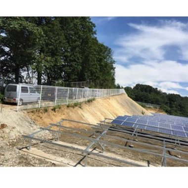 Napelemes kerítés telepítése