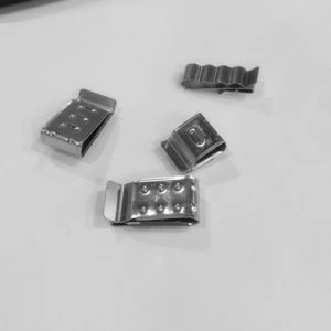 Rozsdaellenes napelemes rögzítés kábeltartókkal